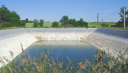 R�serve d'eau de forage : baignades interdites